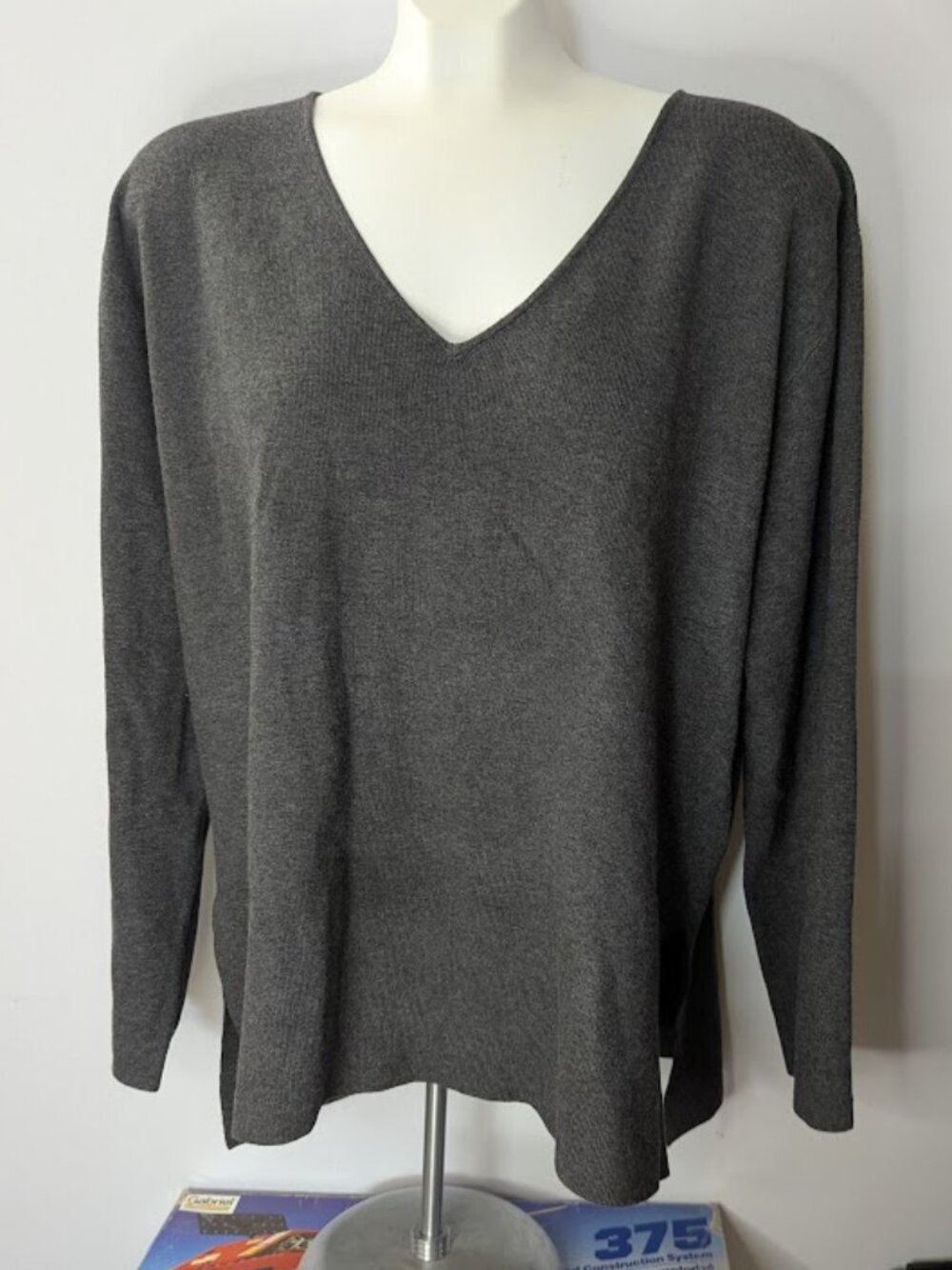 Splendid Ladies long sleeve V-neck top